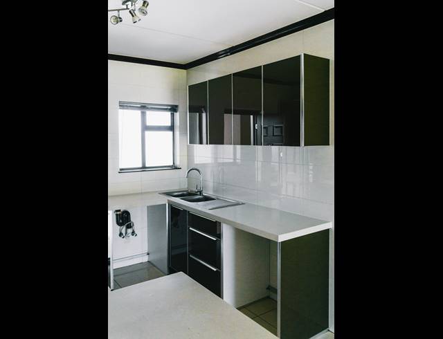 2 BEDROOM APARTMENT FOR SALE IN FOURWAYS